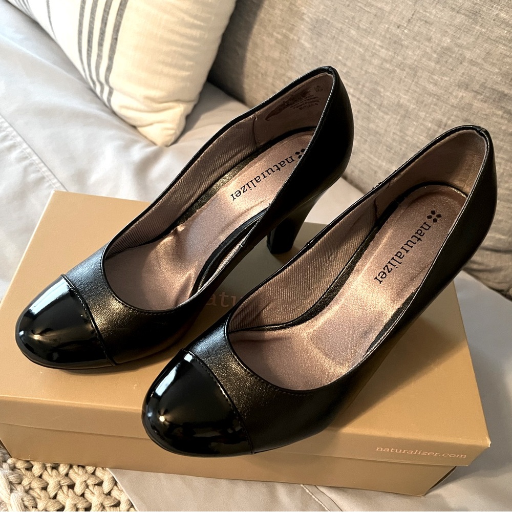 Naturalizer leather heels